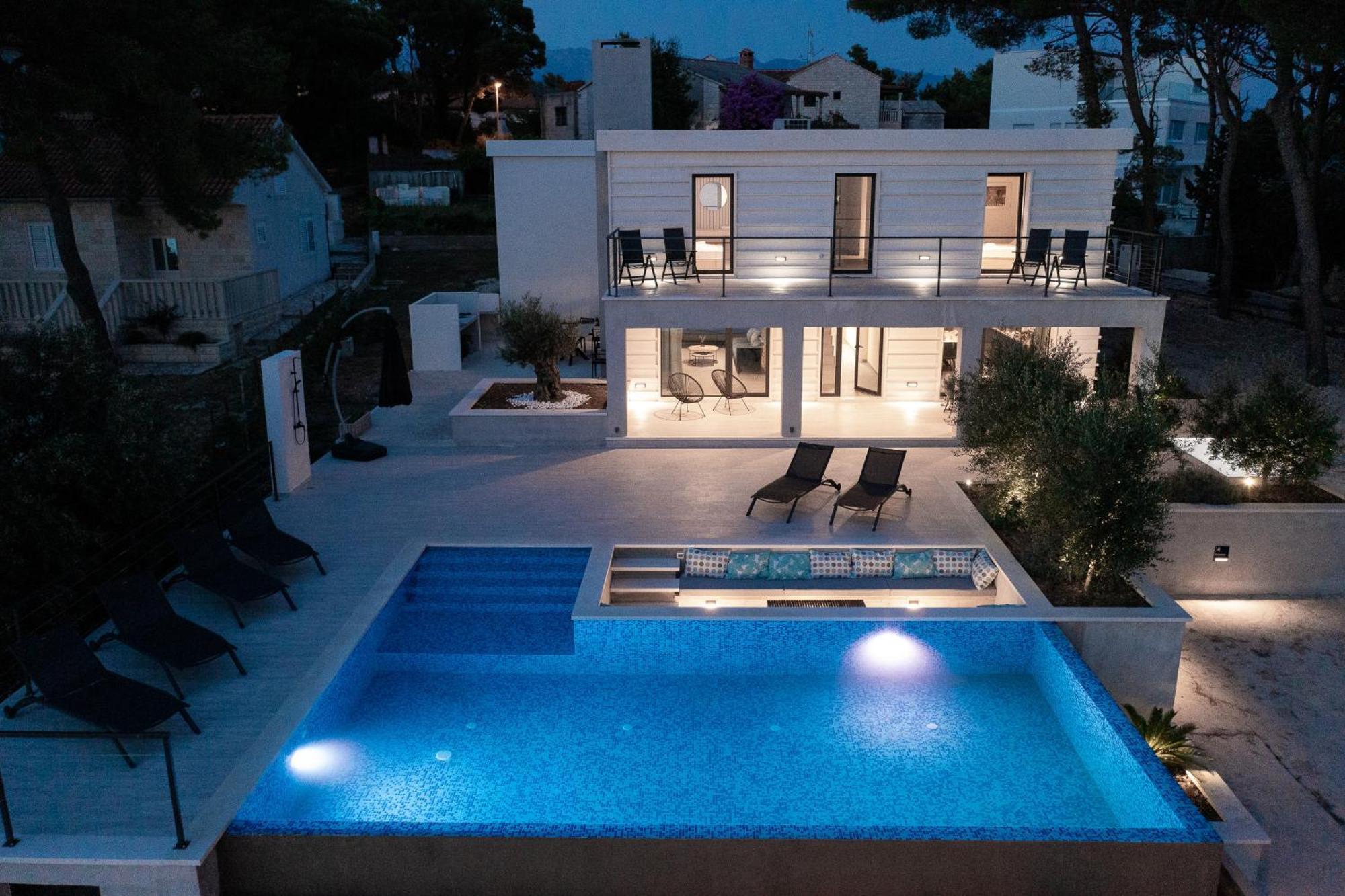 Seafront Villa Serenita Sumartin Eksteriør bilde