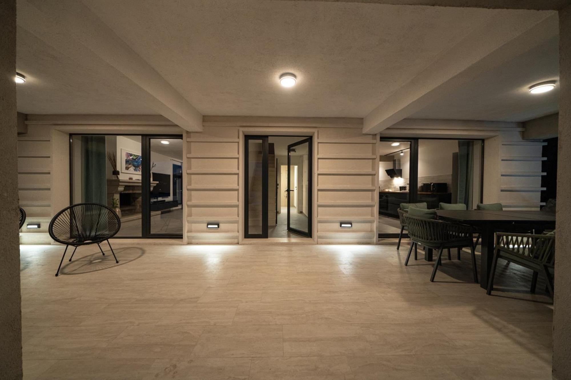 Seafront Villa Serenita Sumartin Eksteriør bilde