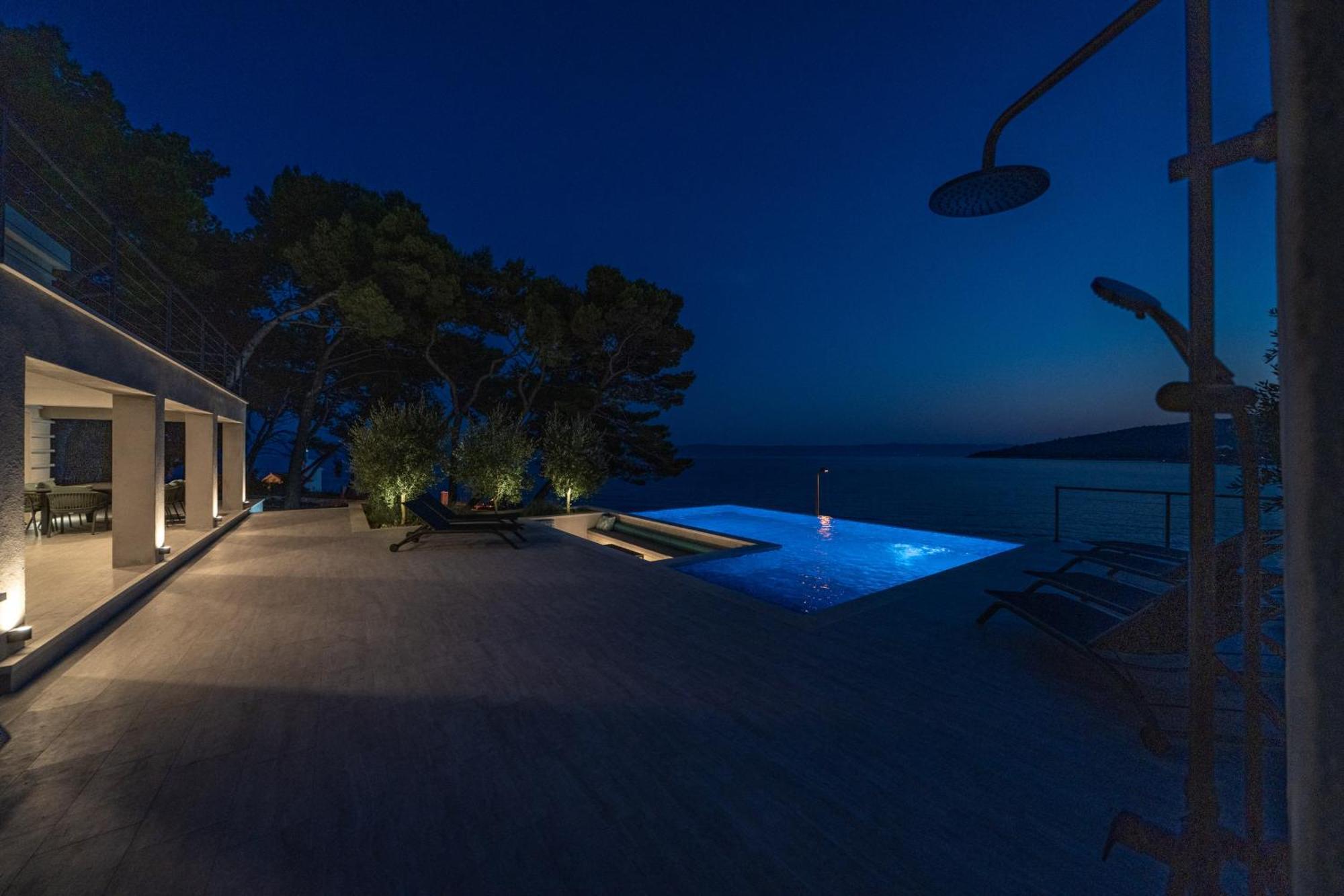 Seafront Villa Serenita Sumartin Eksteriør bilde