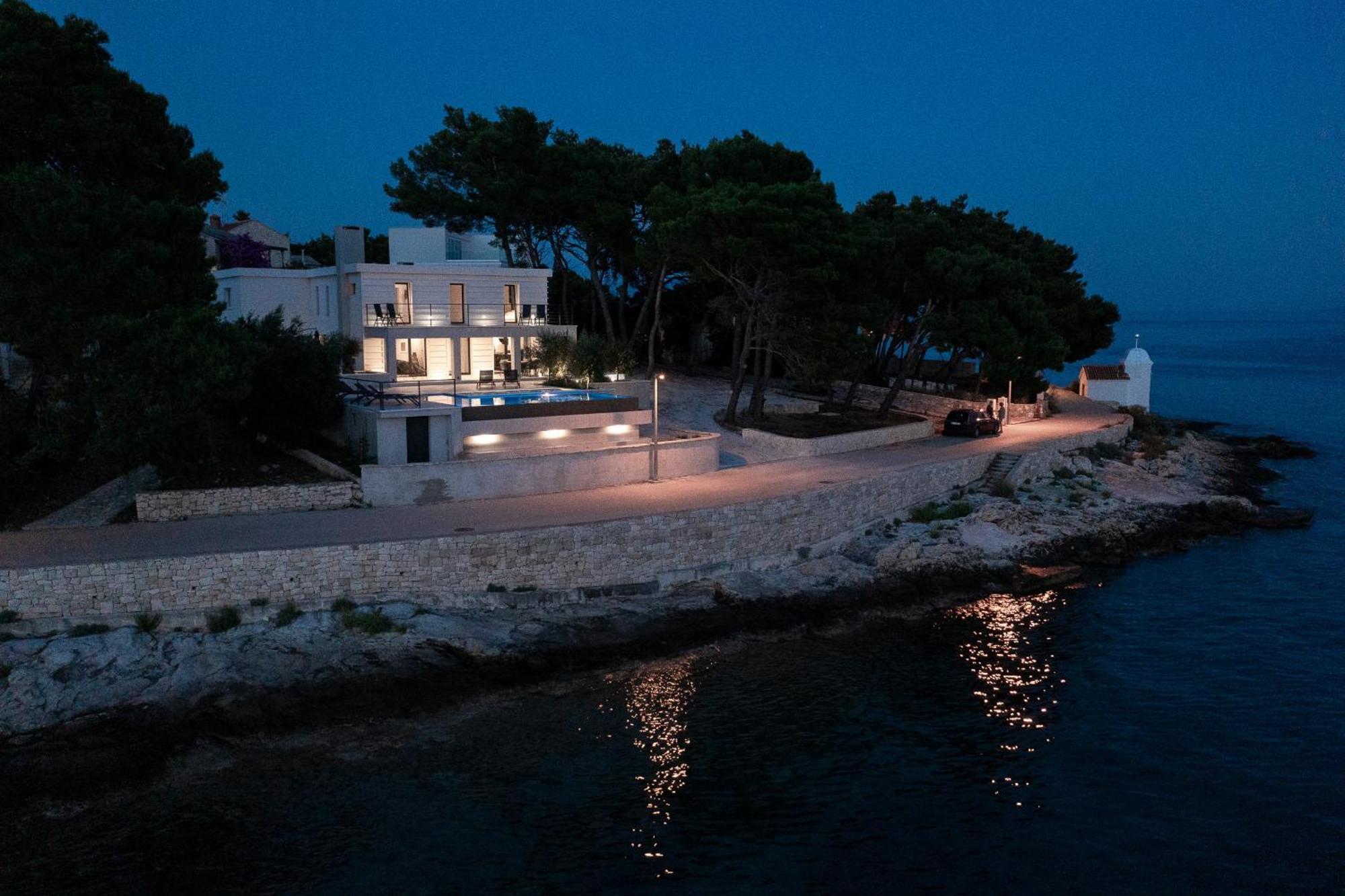 Seafront Villa Serenita Sumartin Eksteriør bilde