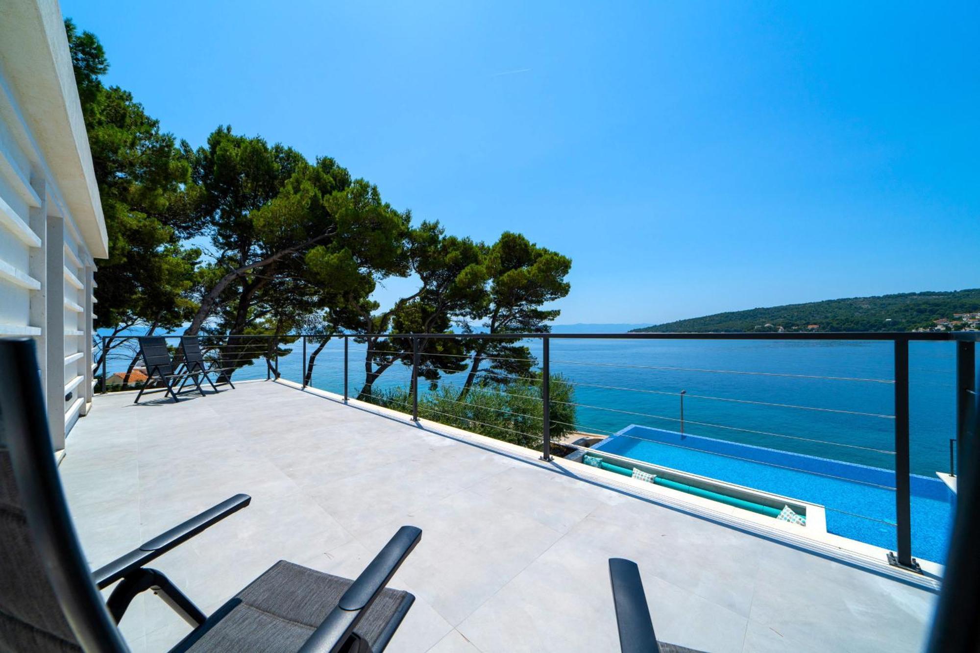 Seafront Villa Serenita Sumartin Eksteriør bilde