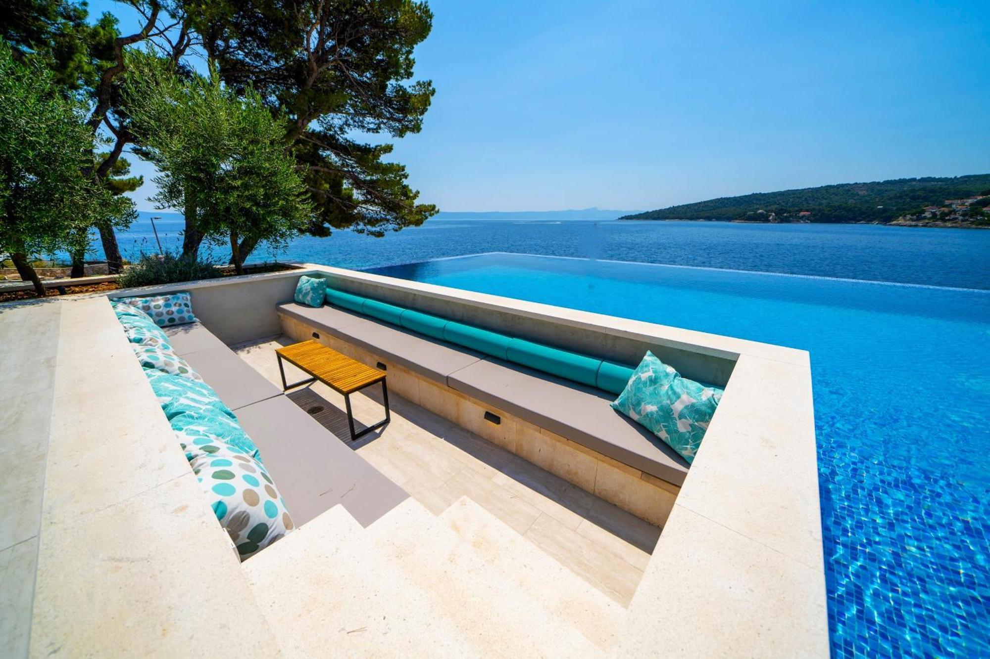 Seafront Villa Serenita Sumartin Eksteriør bilde